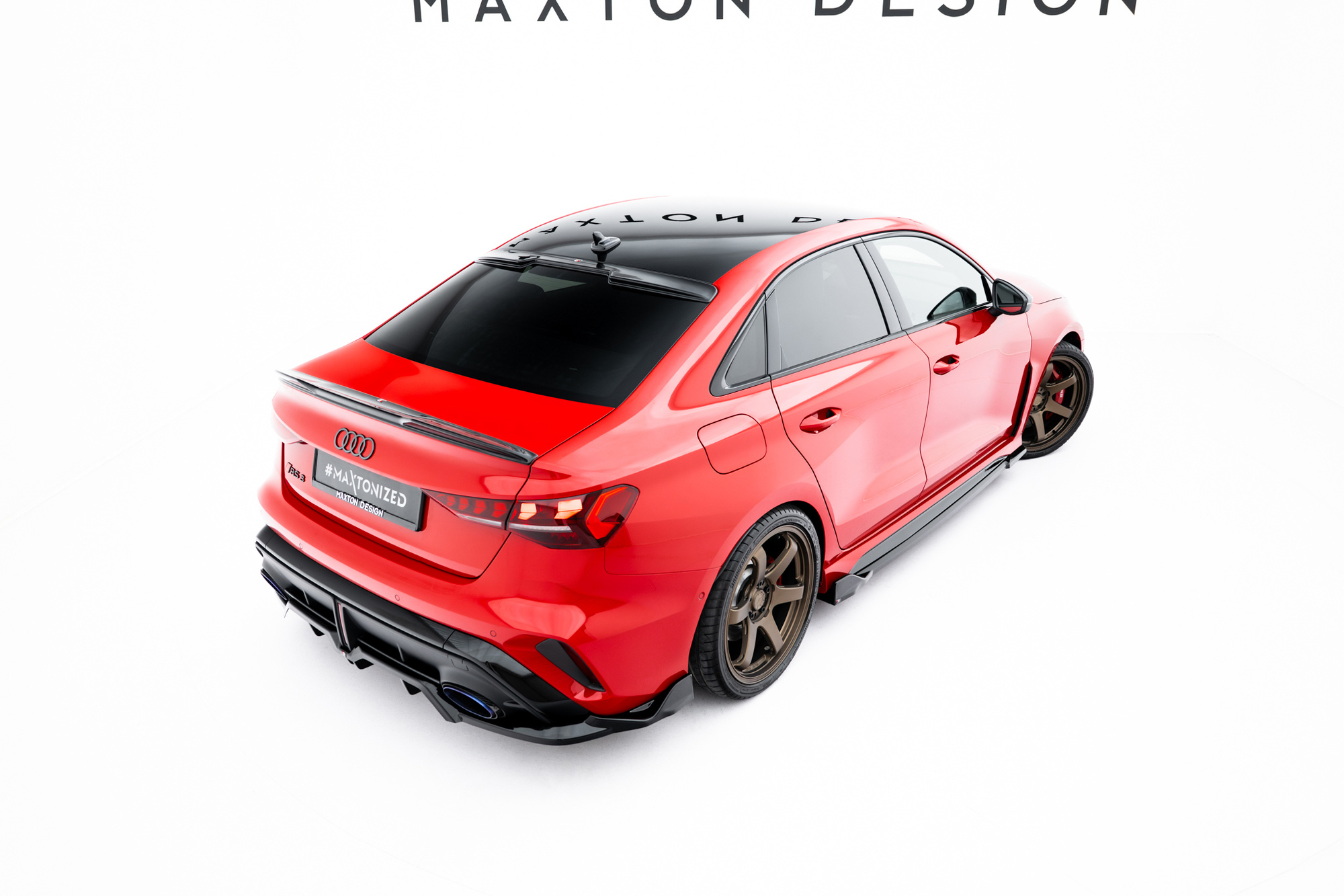 De verlenging van de achterruit Audi RS3 Sedan 8Y Facelift