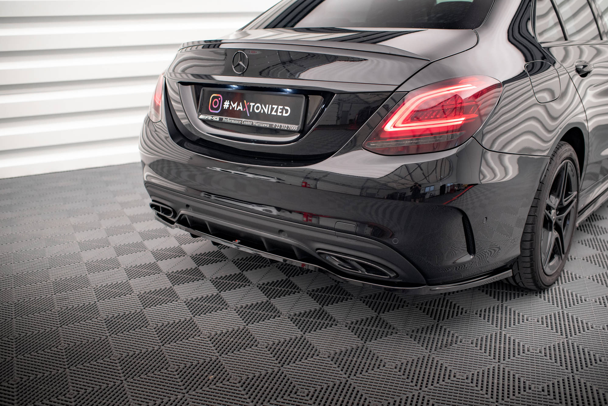 Bodykit passend voor Mercedes-Benz C AMG-Line Sedan / Estate W205 Facelift / S205 Facelift Maxton Glanzend zwart