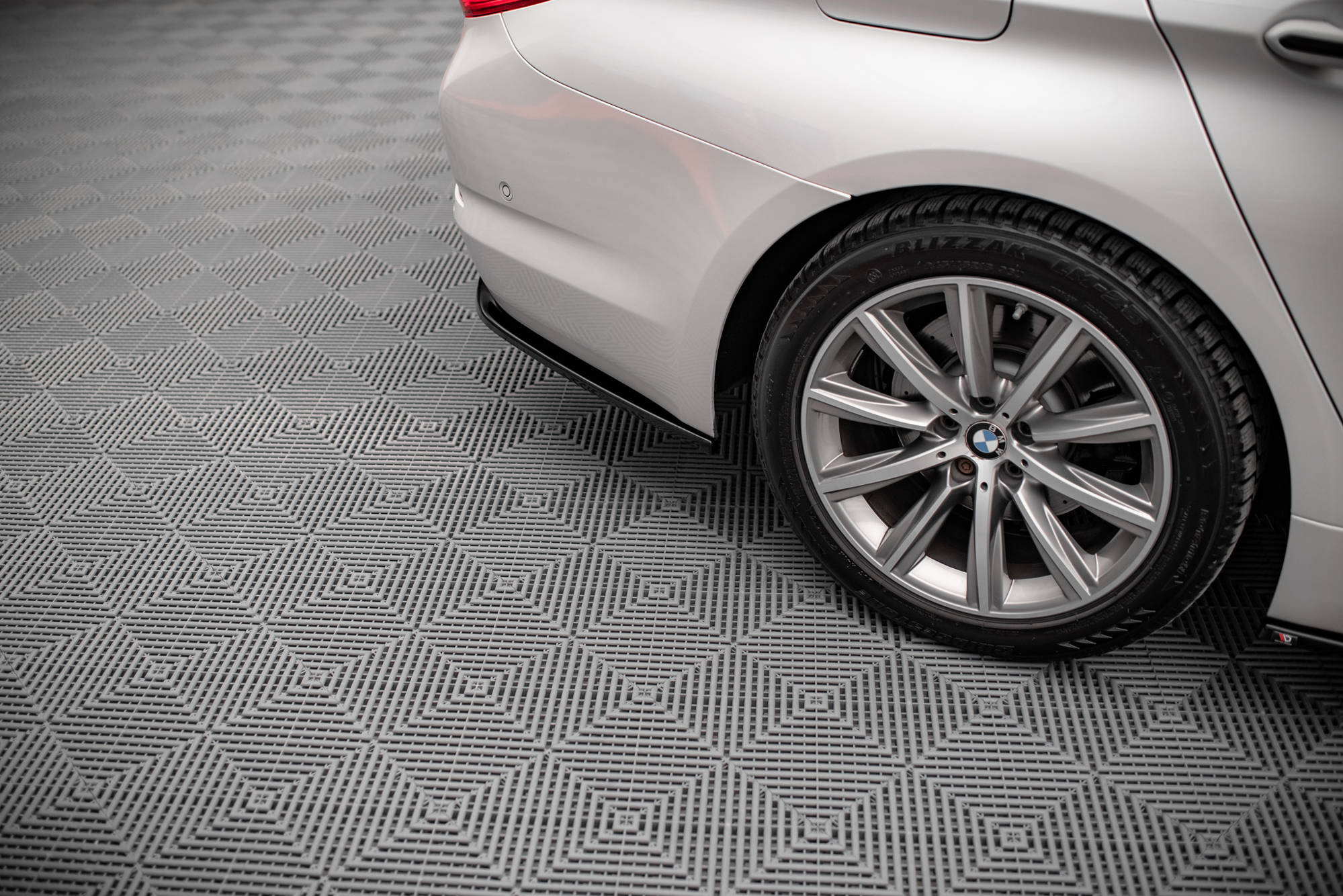 Zij-Diffuser passend voor BMW 5-Serie G30 Maxton Glans Zwart