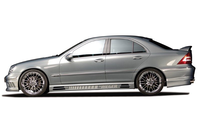 Zijskirts passend voor Mercedes W203 met 2 schacht en 2 uitsnedes Rieger