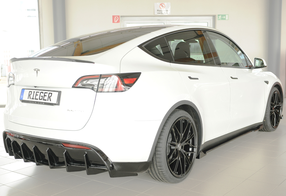 Diffuser Tesla Model Y Rieger Glans Zwart Trekhaak