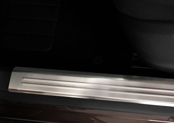 Instaplijsten SKODA RAPID SPACEBACK Inner Staal door sills /reli