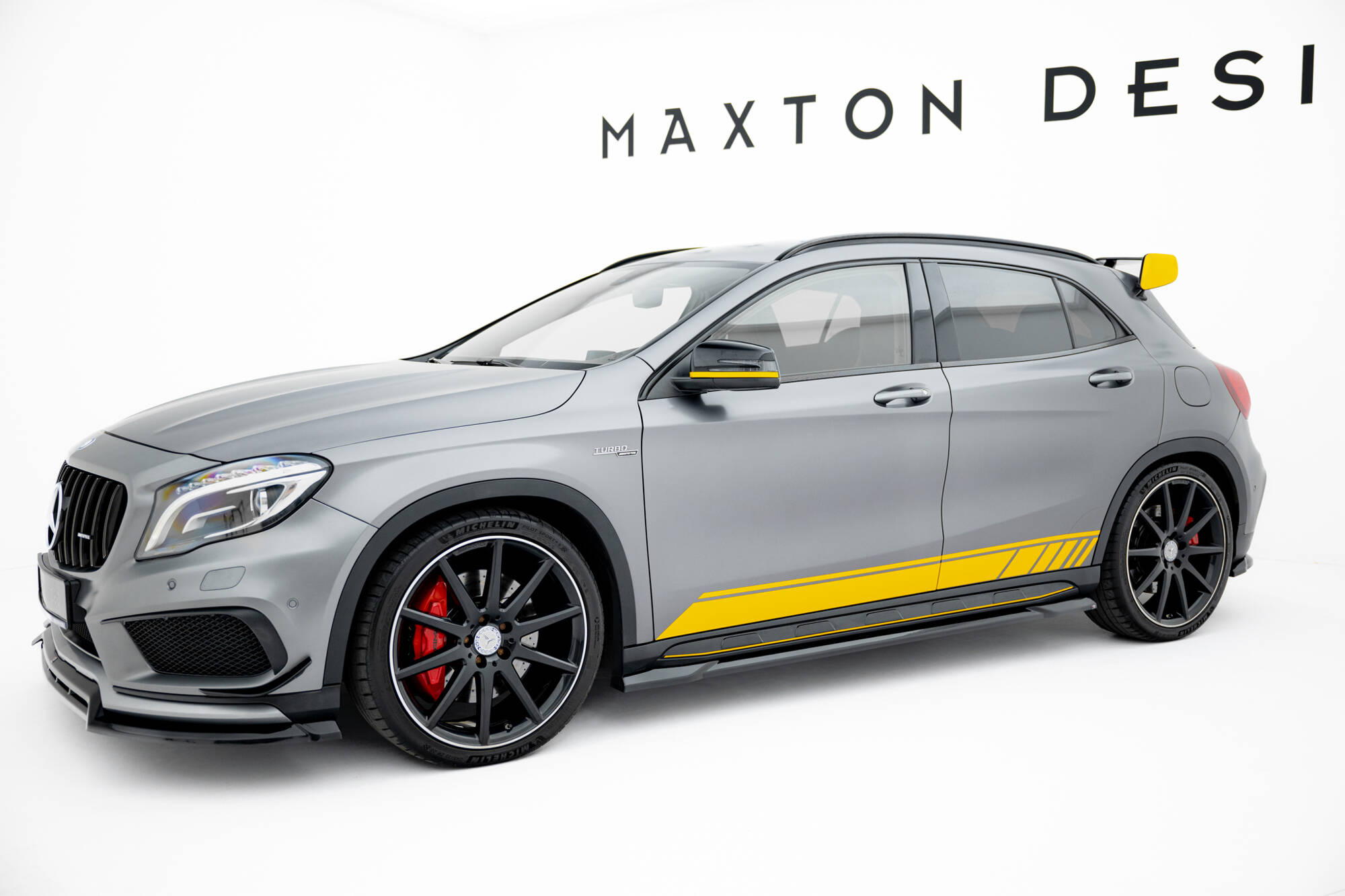 Zijskirts passend voor Mercedes-Benz GLA 45 AMG Off-roader X156 Maxton Glanzend zwart