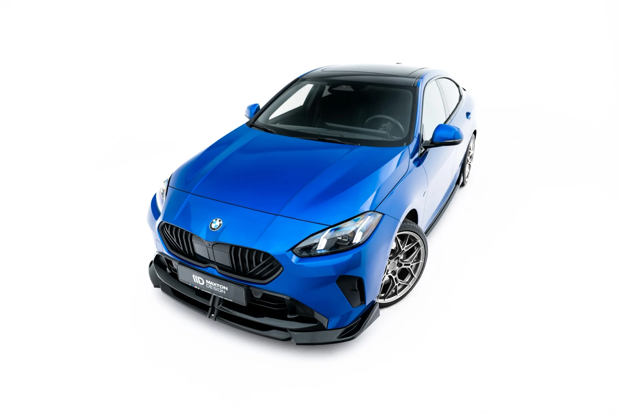 Voorspoiler V.2 BMW M135i / 1 M-Pack F70 / M2351 / 2 M-Pack F74 Maxton Glanzend zwart