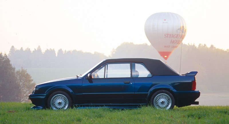 Zijkirts Ford Escort 3+4 Bredereversie l Polyester Rieger
