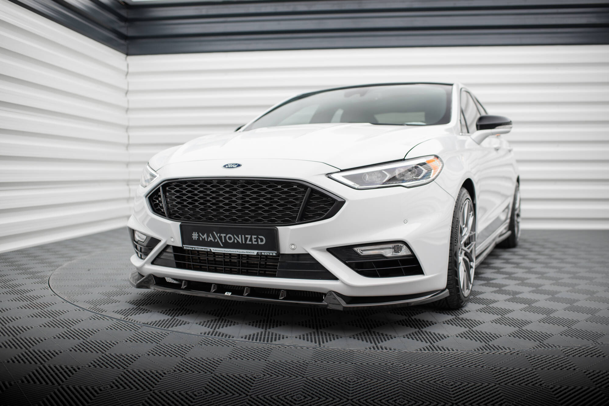 Bodykit Ford Mondeo Sport MK5 Facelift / Fusion Sport MK2 Facelift Maxton Glanzend zwart