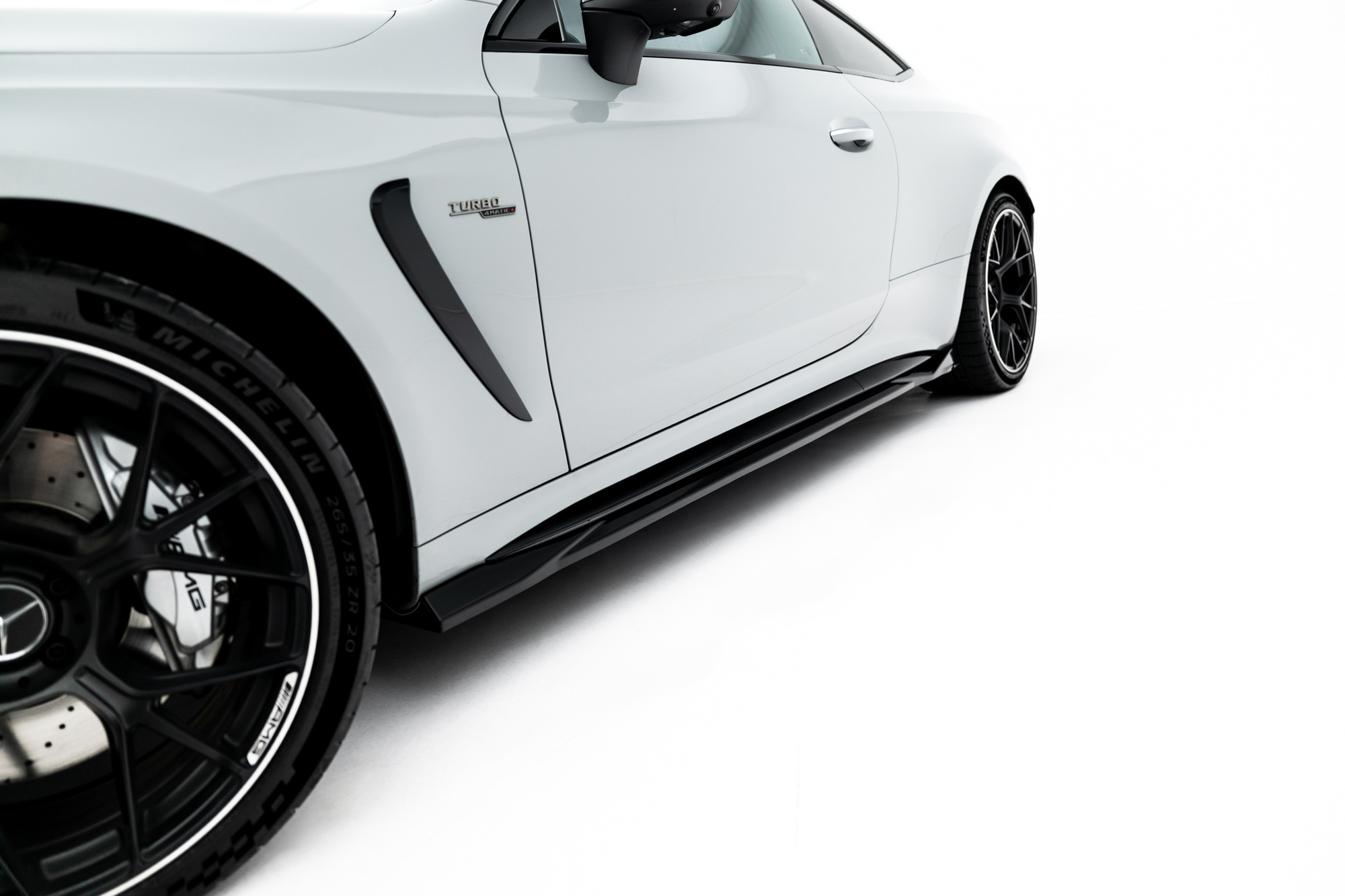 Zijskirts passend voor Mercedes-AMG CLE 53 Aero C236