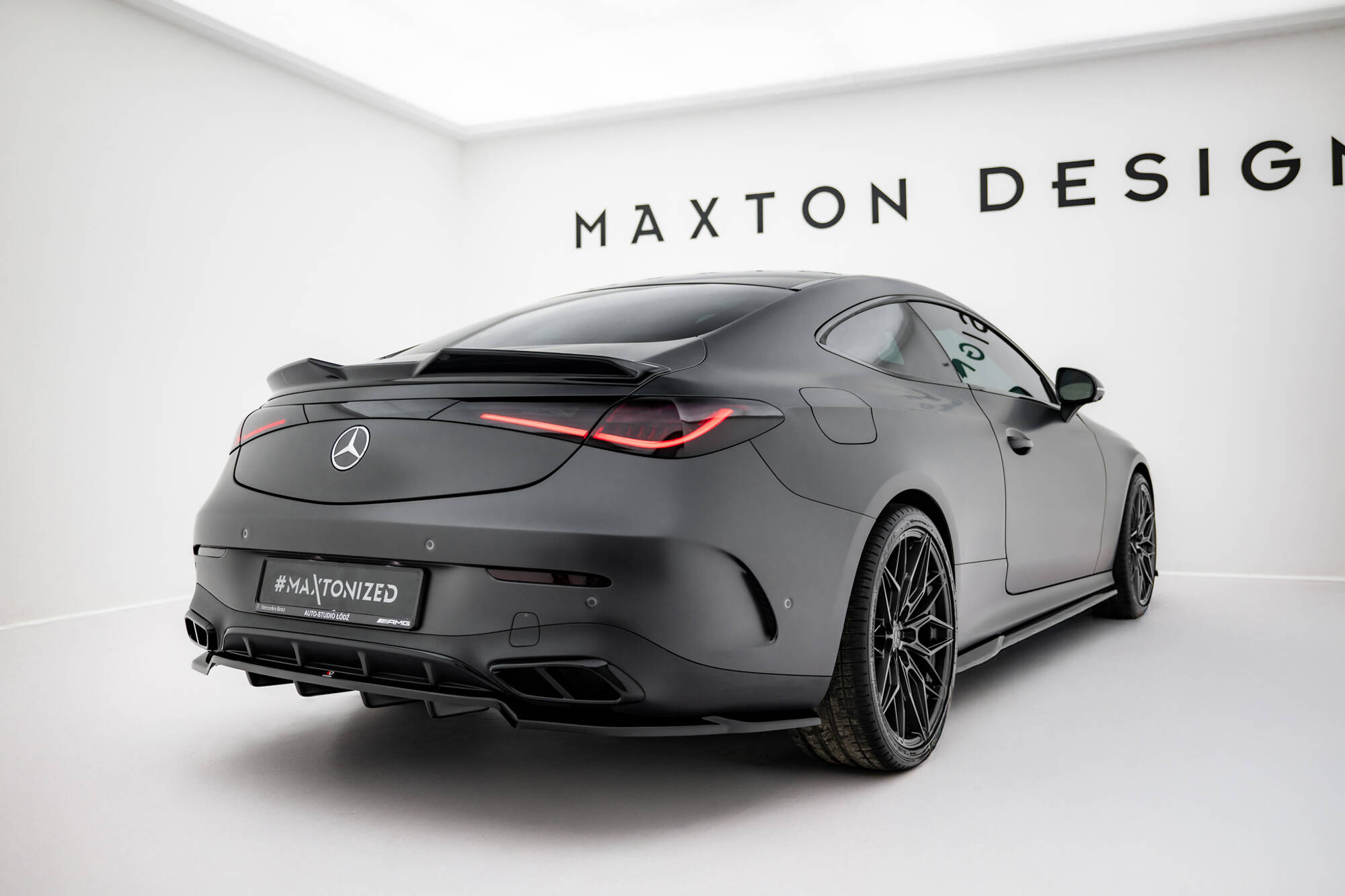 Bodykit passend voor Mercedes-Benz CLE AMG-Line C236 Maxton Glanzend zwart