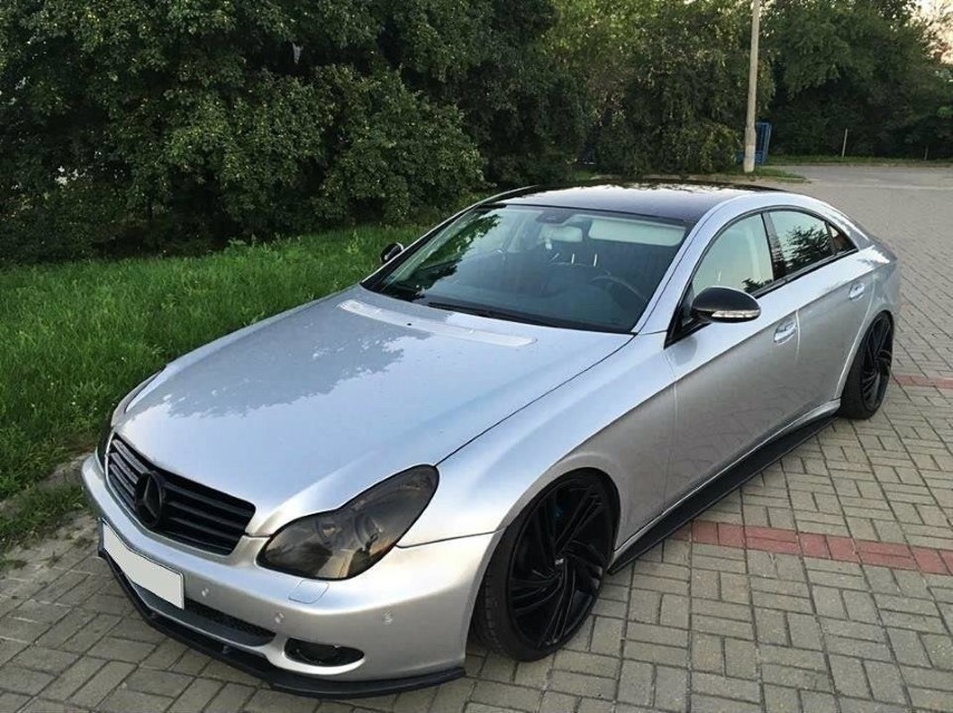 Voorspoiler passend voor Mercedes CLS W219 Maxton Design glans zwart