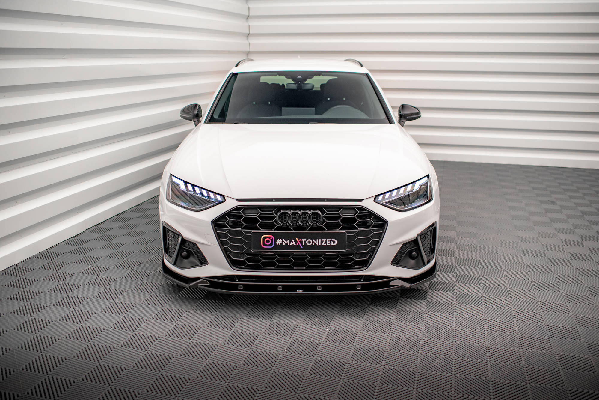 Bodykit passend voor Audi A4 S-Line B9 Facelift Maxton Glanzend zwart