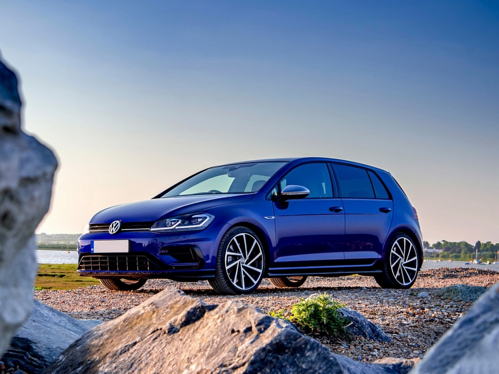 Voorbumper passend voor VW Golf 7.5 R Look 17-19 PDC
