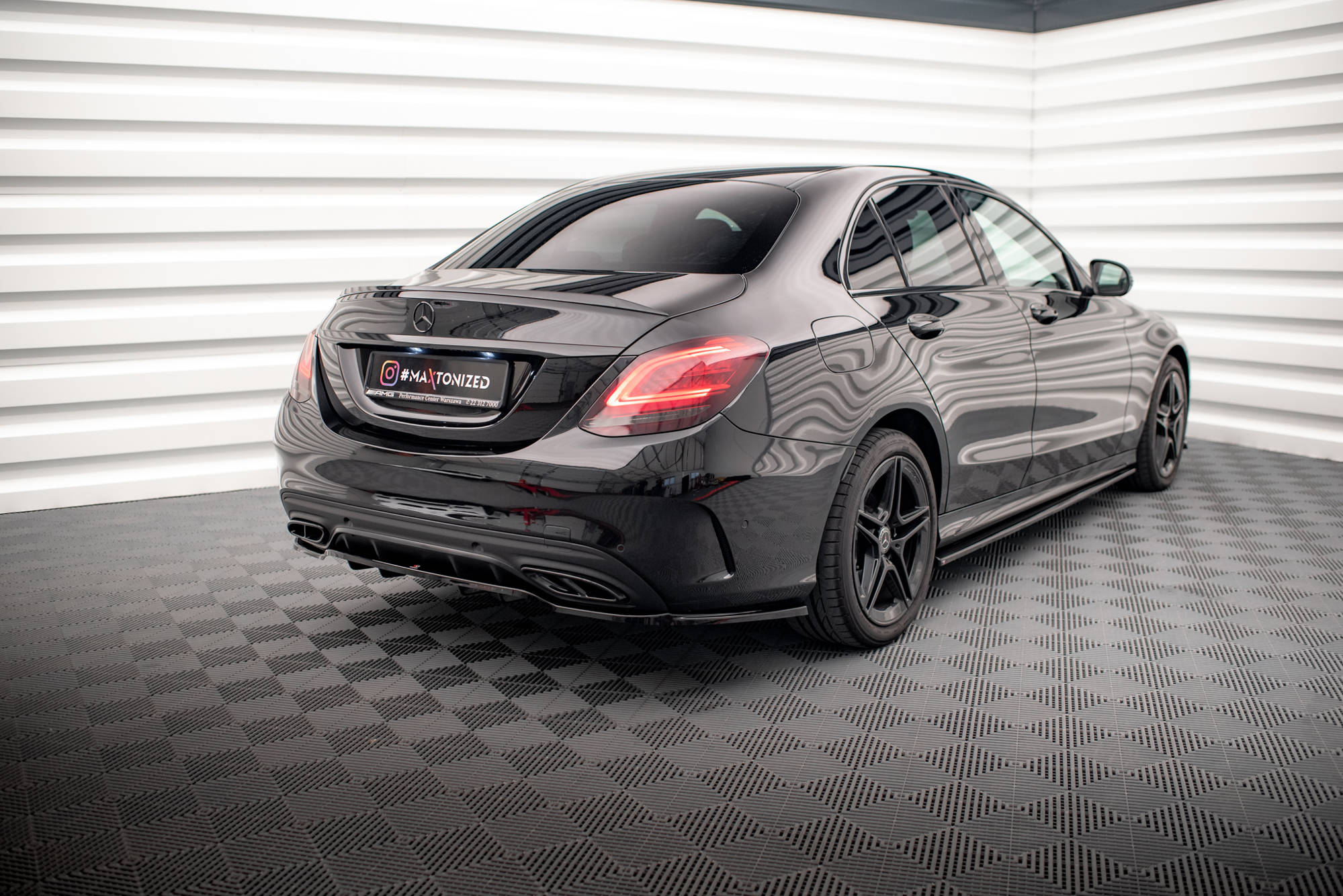 Bodykit passend voor Mercedes-Benz C AMG-Line Sedan / Estate W205 Facelift / S205 Facelift Maxton Glanzend zwart
