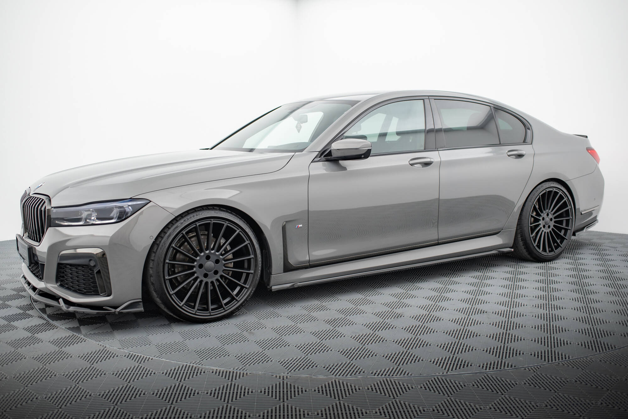 Bodykit passend voor BMW 7 G11 M-pack Facelift Glans zwart
