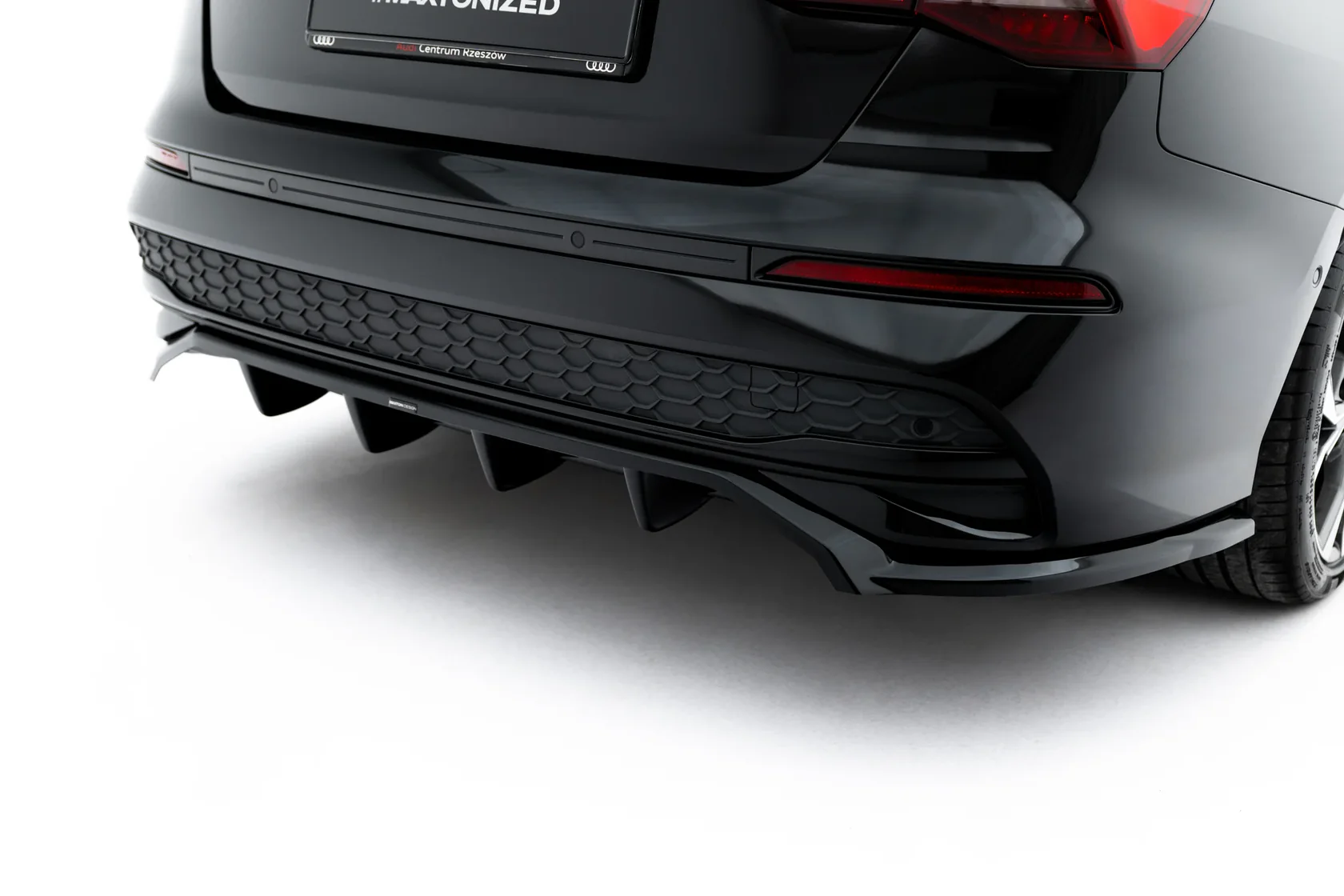 Bodykit passend voor Audi A3 Sedan 8Y Facelift Maxton Glanzend zwart
