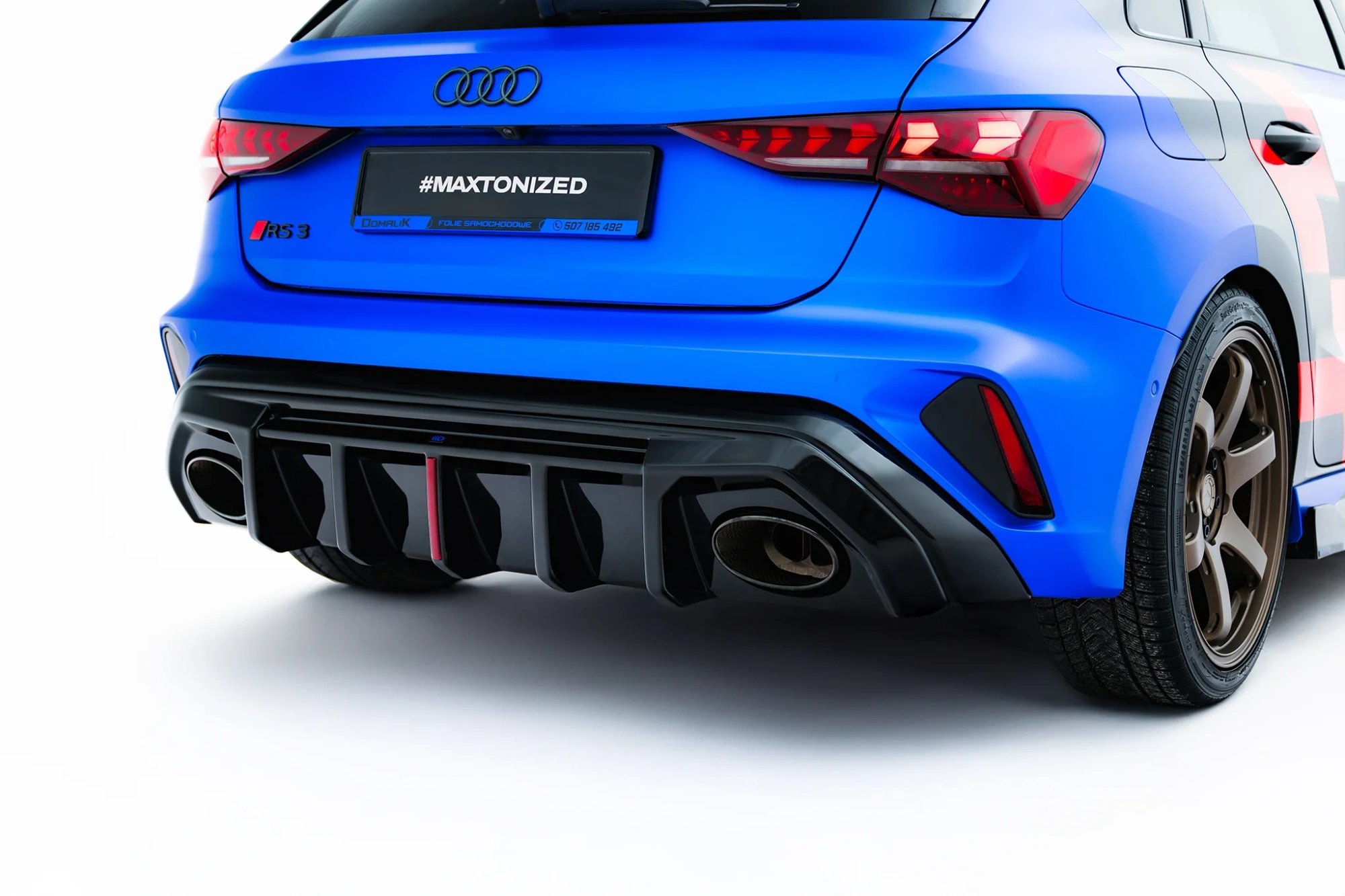 Diffuser passend voor Audi RS3 Sportback 8Y Facelift Maxton Glans Zwart met LED