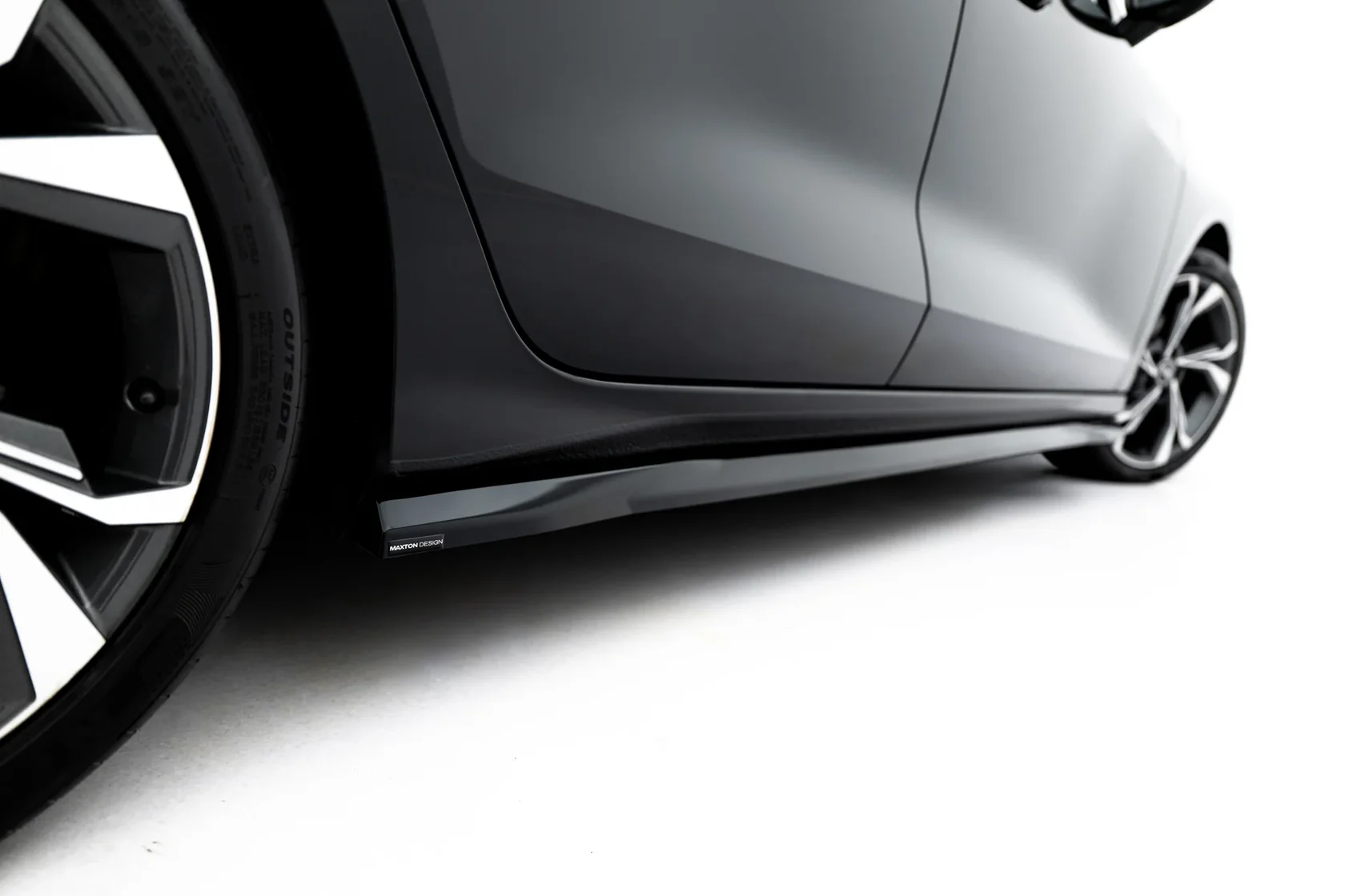 Bodykit passend voor Audi A3 Sedan 8Y Facelift Maxton Glanzend zwart