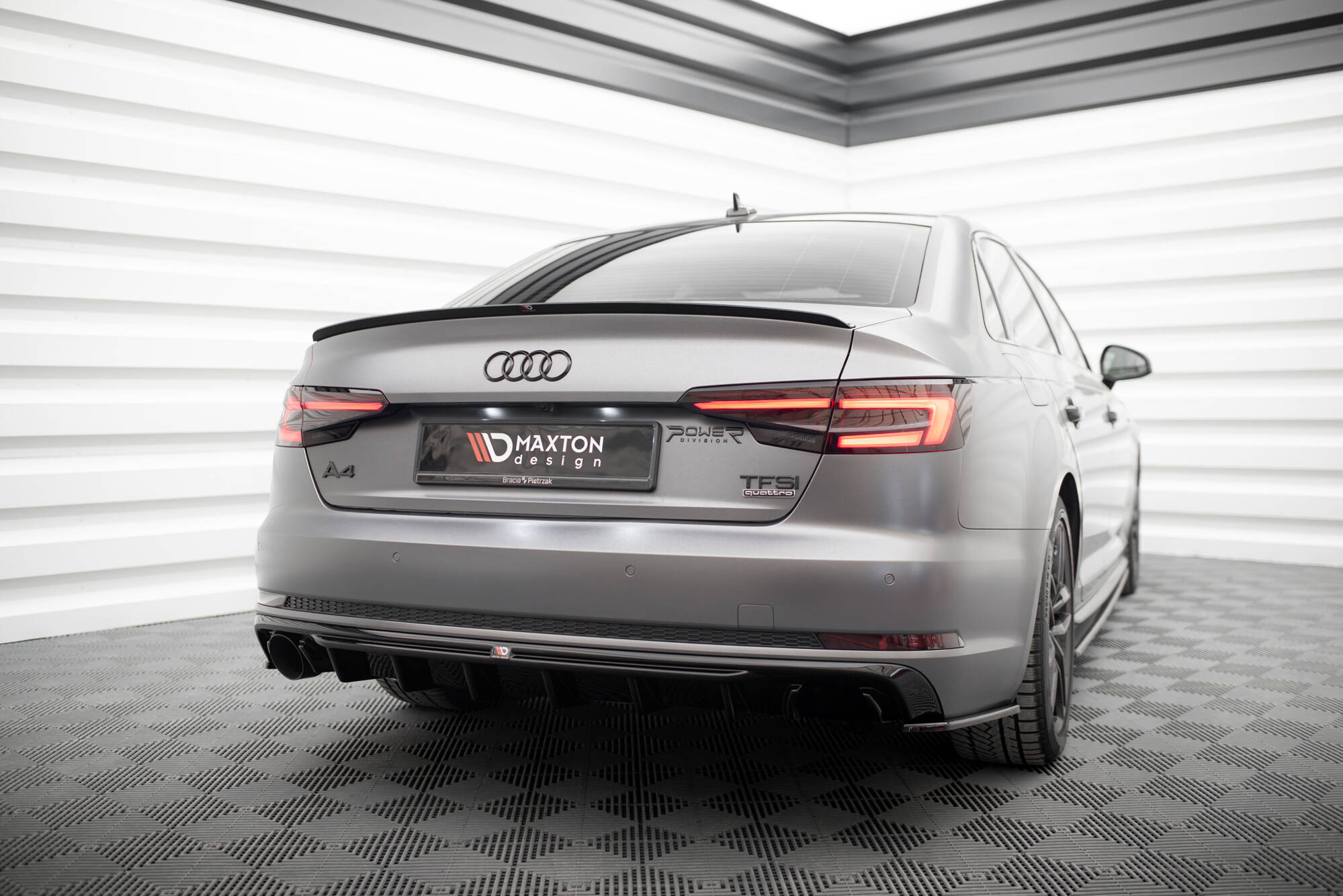 Achter Diffuser passend voor Audi A4 S-line B9 Maxton Glanzend zwart