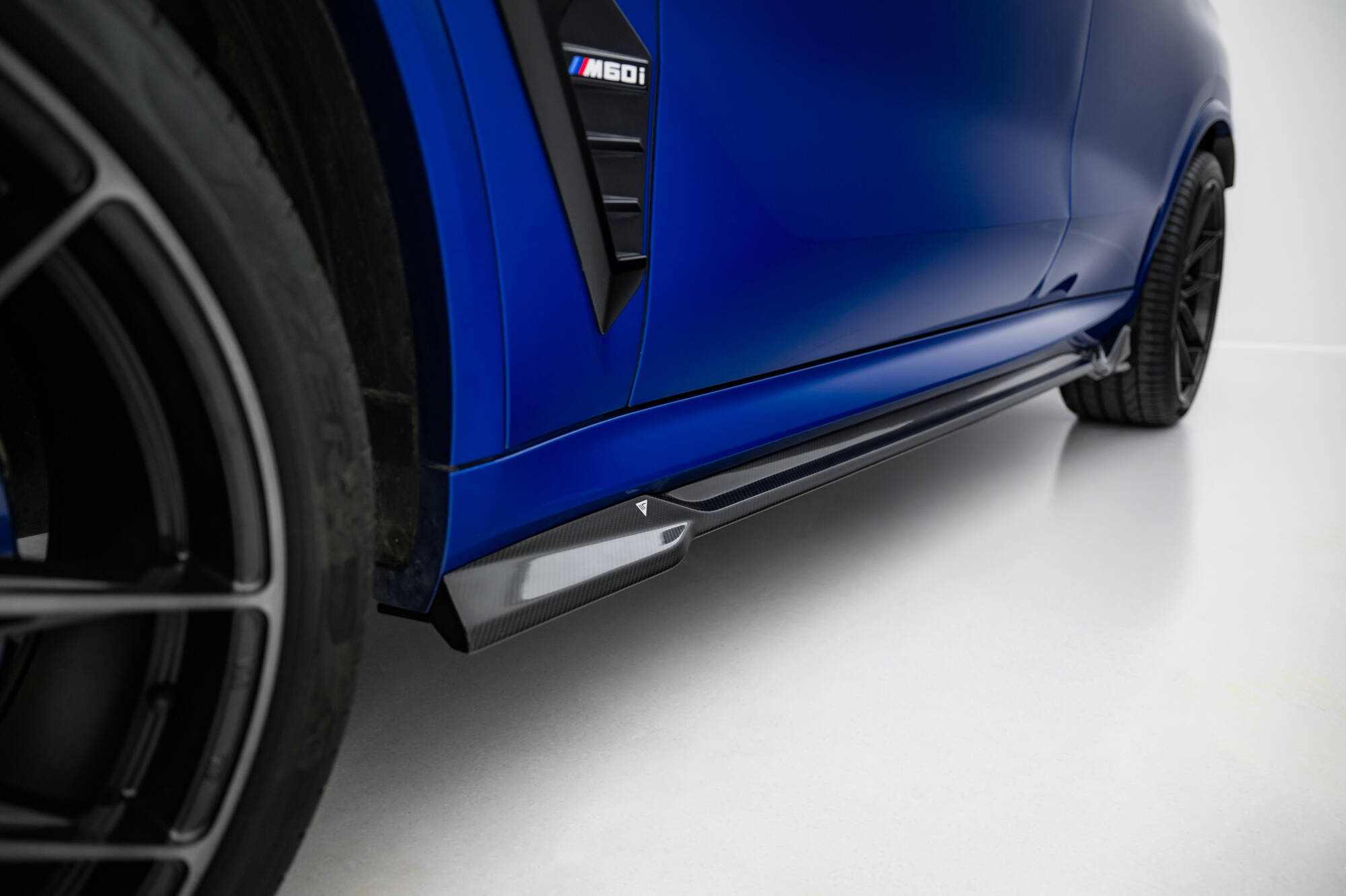 Carbon Fiber Zijskirts passend voor BMW X5 M-Pack G05 Facelift / X5M F95 Facelift Maxton Glanzend zwart