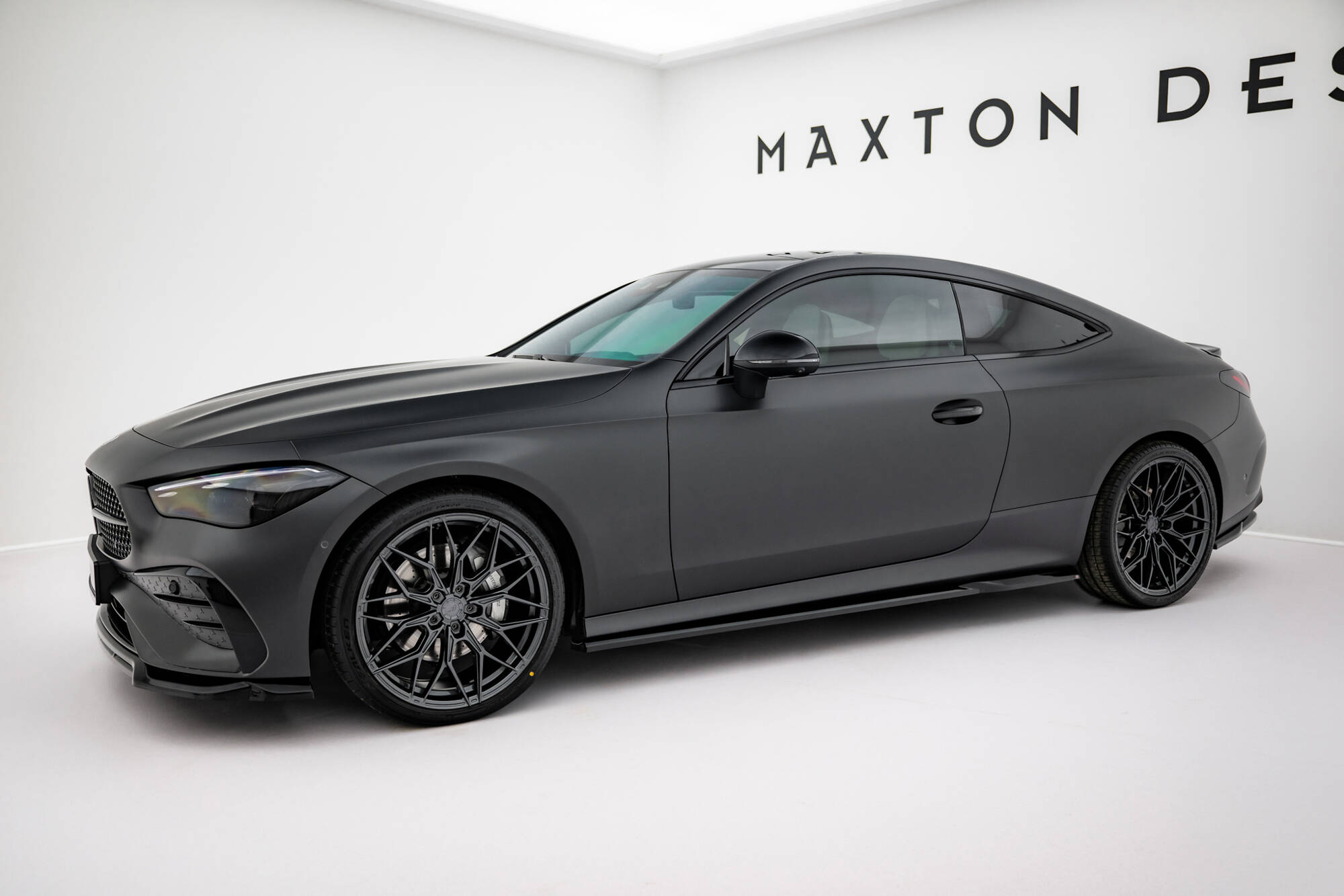 Bodykit passend voor Mercedes-Benz CLE AMG-Line C236 Maxton Glanzend zwart