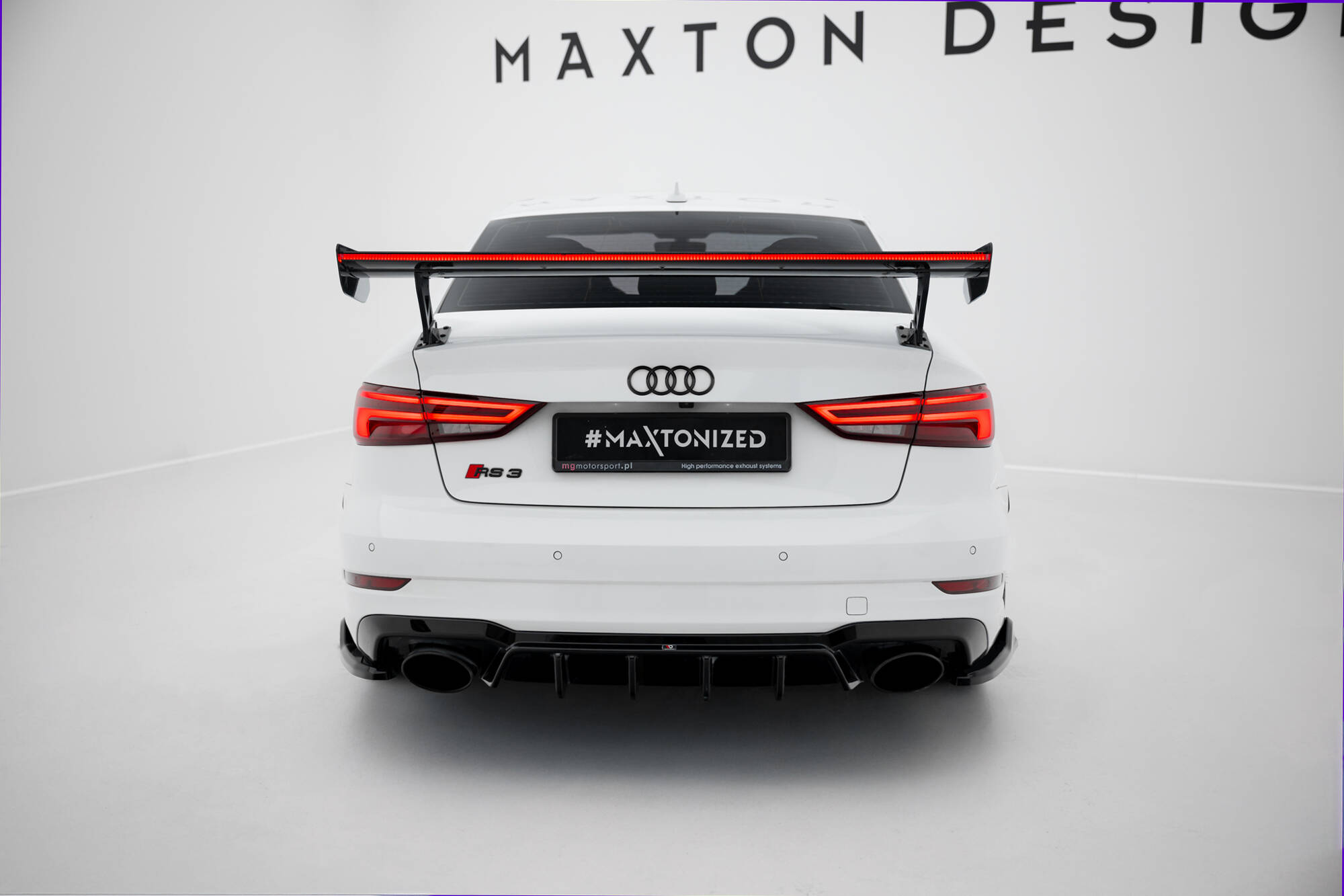 Carbon Spoiler + LED Audi A3 / A3 S-Line / S3 / RS3 Sedan 8Y / 8Y Facelift Maxton Glanzend zwart