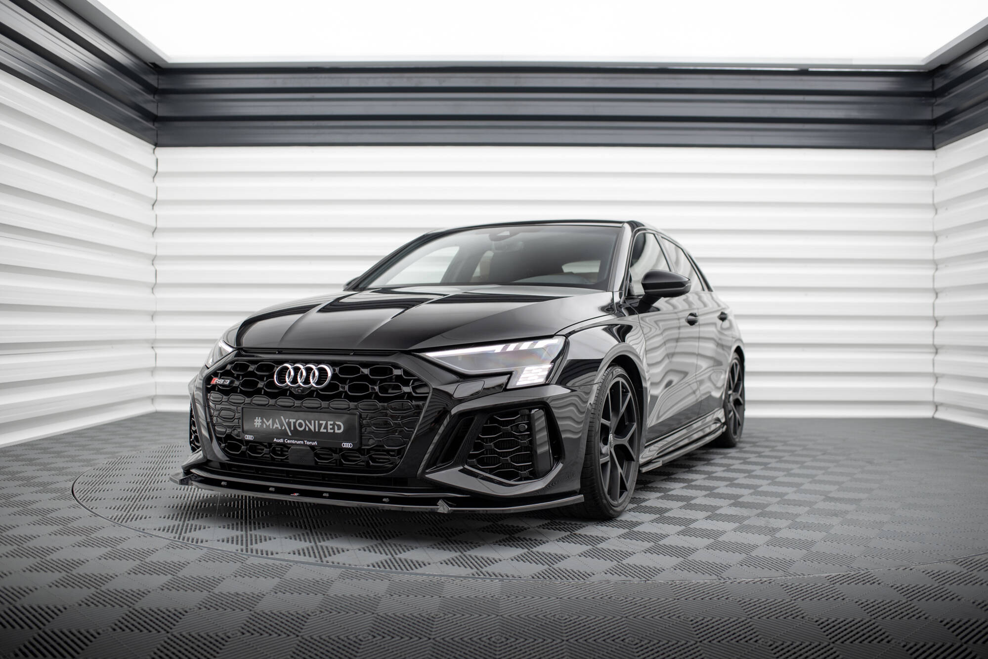 Bodykit passend voor Audi RS3 Sportback 8Y Maxton Glanzend zwart