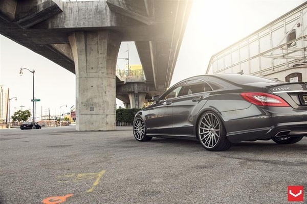 Vossen VFS2 8.5x19 5x120 ET40 Gloss Graphite Flat Face