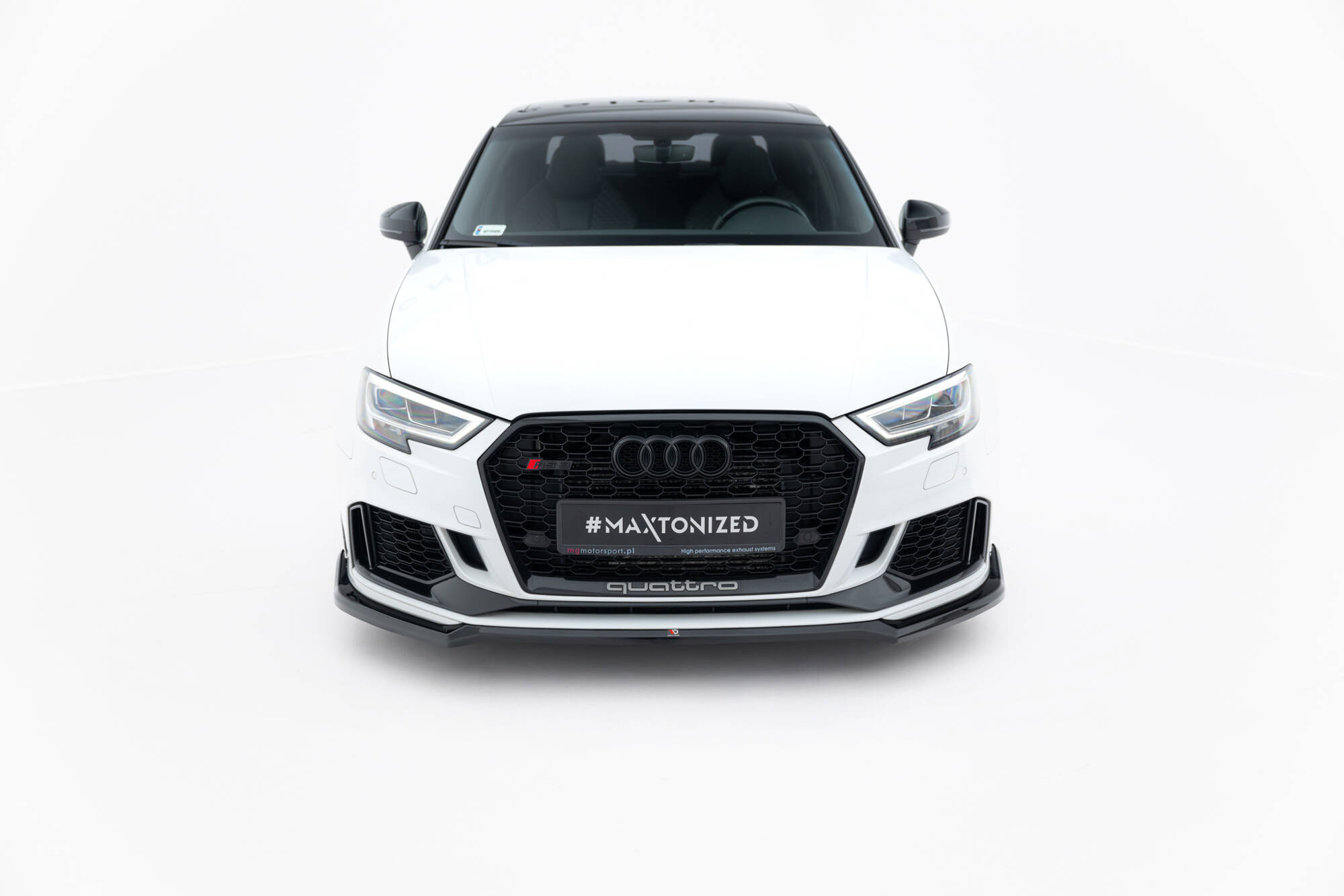 Bodykit passend voor Audi RS3 Sedan 8V Facelift Maxton Glanzend zwart