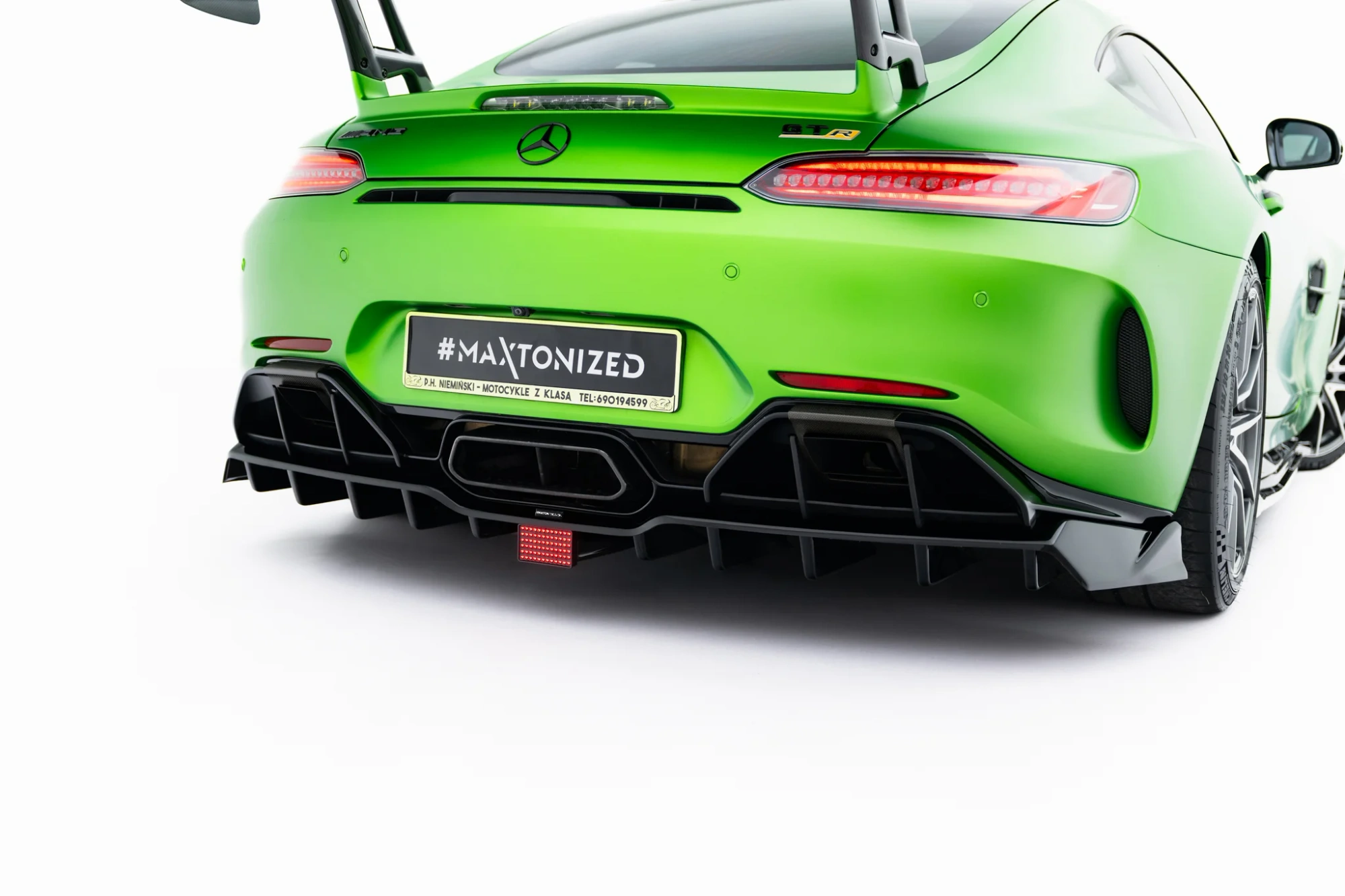 Diffuser Mercedes-AMG GT R C190 Facelift Glans Zwart + LED