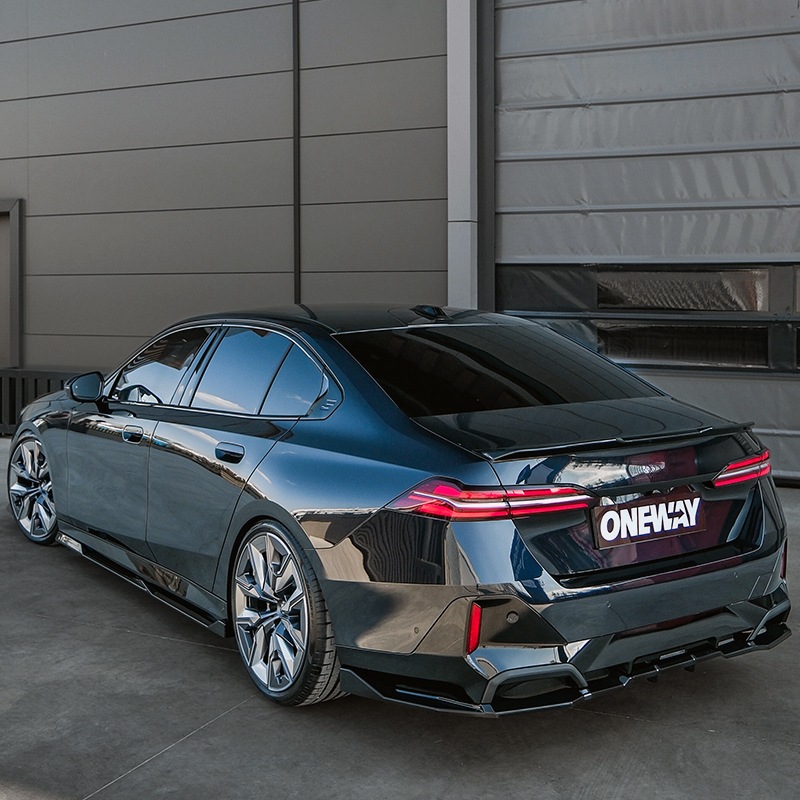Oneway Achterbumperskirt  BMW 5-Serie G60/G61 Sedan/Touring M-Pack 2023- incl. i5 - Glanzend zwart