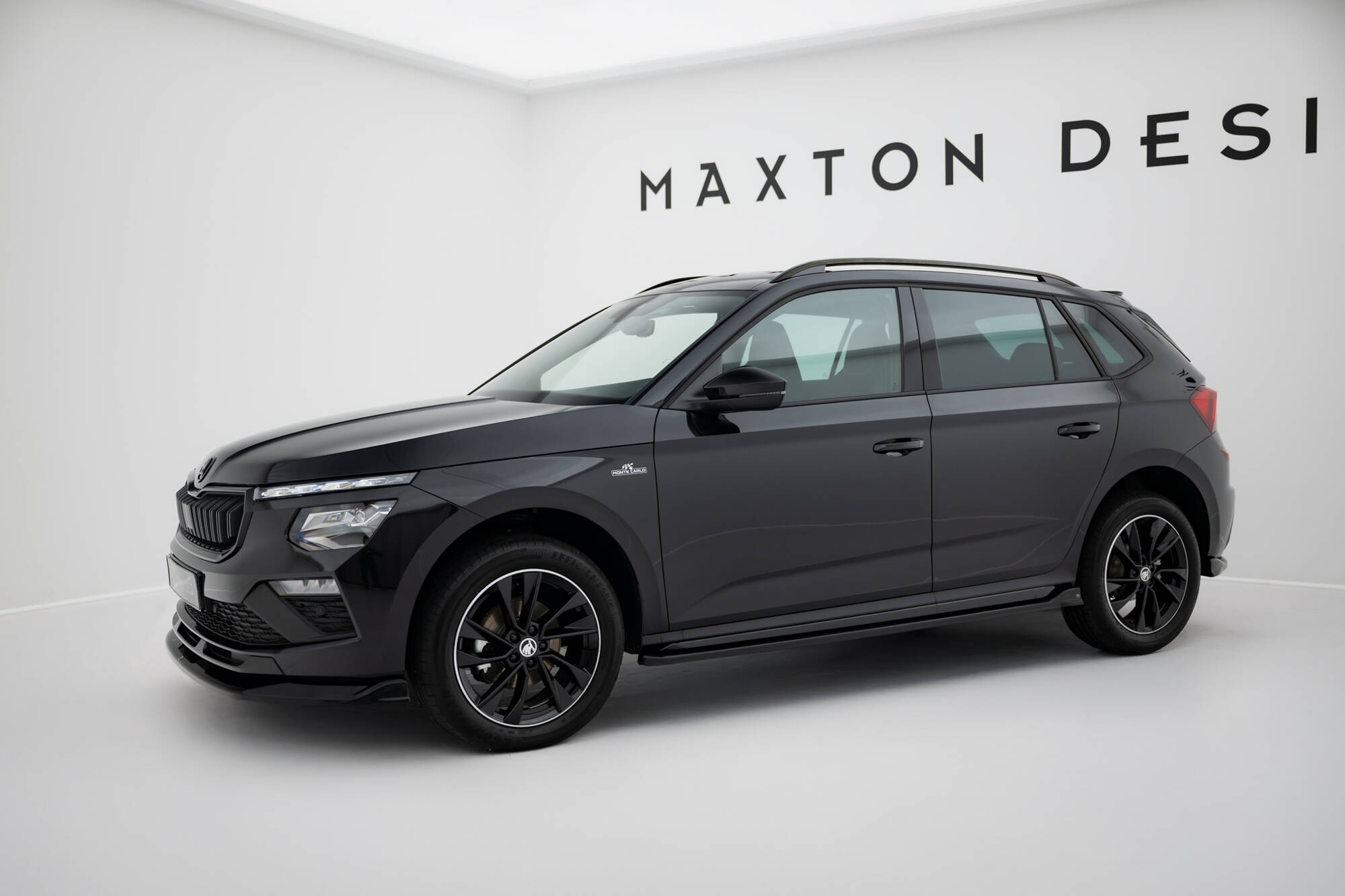 Zijskirts Skoda Kamiq Monte Carlo MK1 Facelift Maxton Glanzend zwart