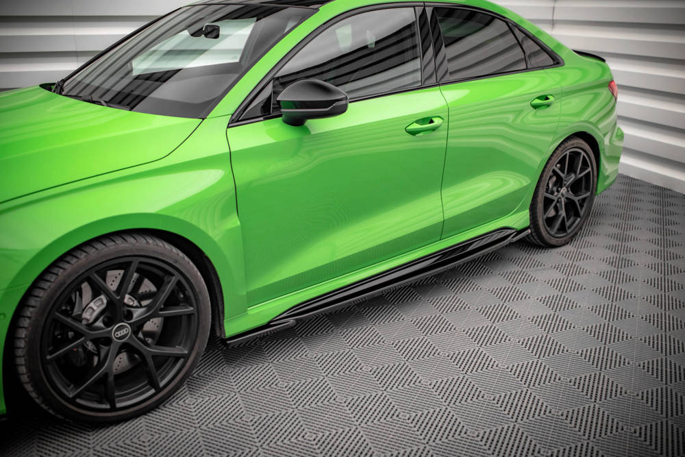 Zijskirts Audi RS3 8Y Limousine Maxton Glans Zwart