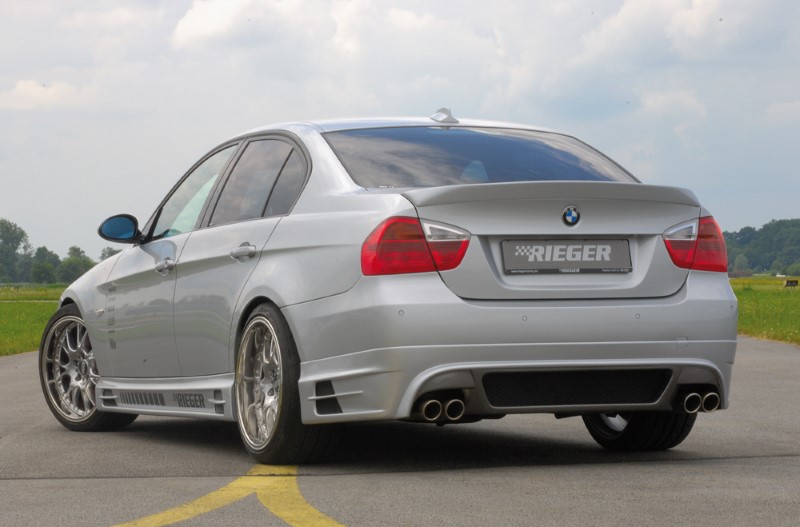 Zijskirts passend voor BMW E60 met 2 schacht en 2 uitsnedes Rieger