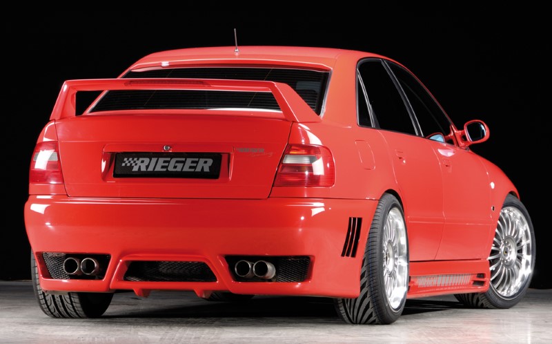 Achterbumper passend voor Audi A4 B5 met zijdelingse intakes met PDC niet voo