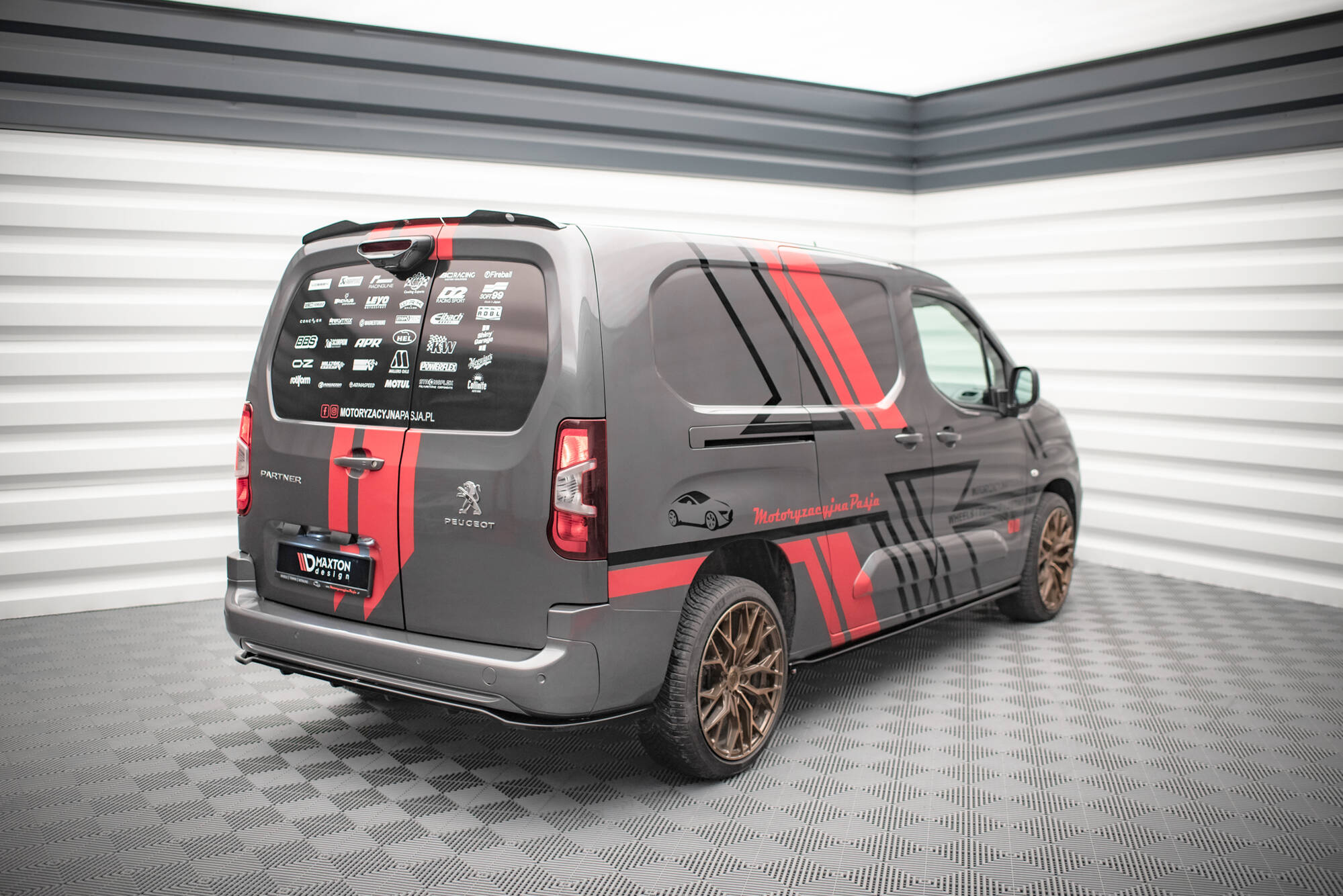 Bodykit Peugeot Partner MK3 Maxton Glanzend zwart