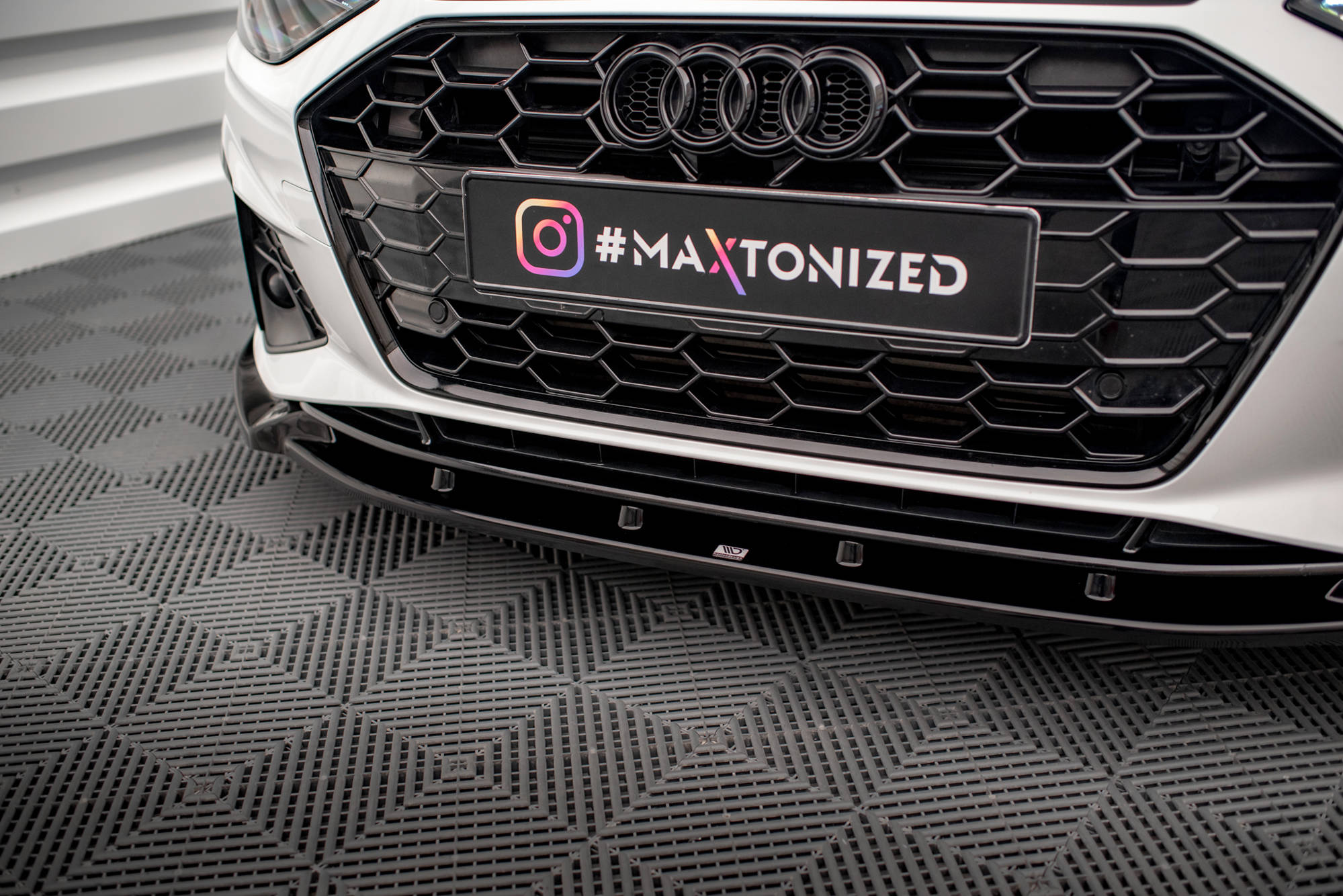 Bodykit passend voor Audi A4 S-Line B9 Facelift Maxton Glanzend zwart