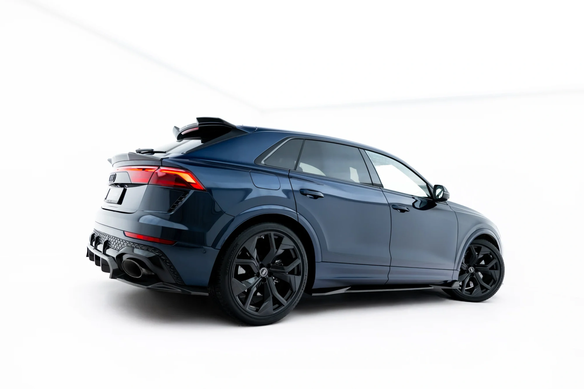 Zijskirts passend voor Audi RSQ8 Maxton Carbon