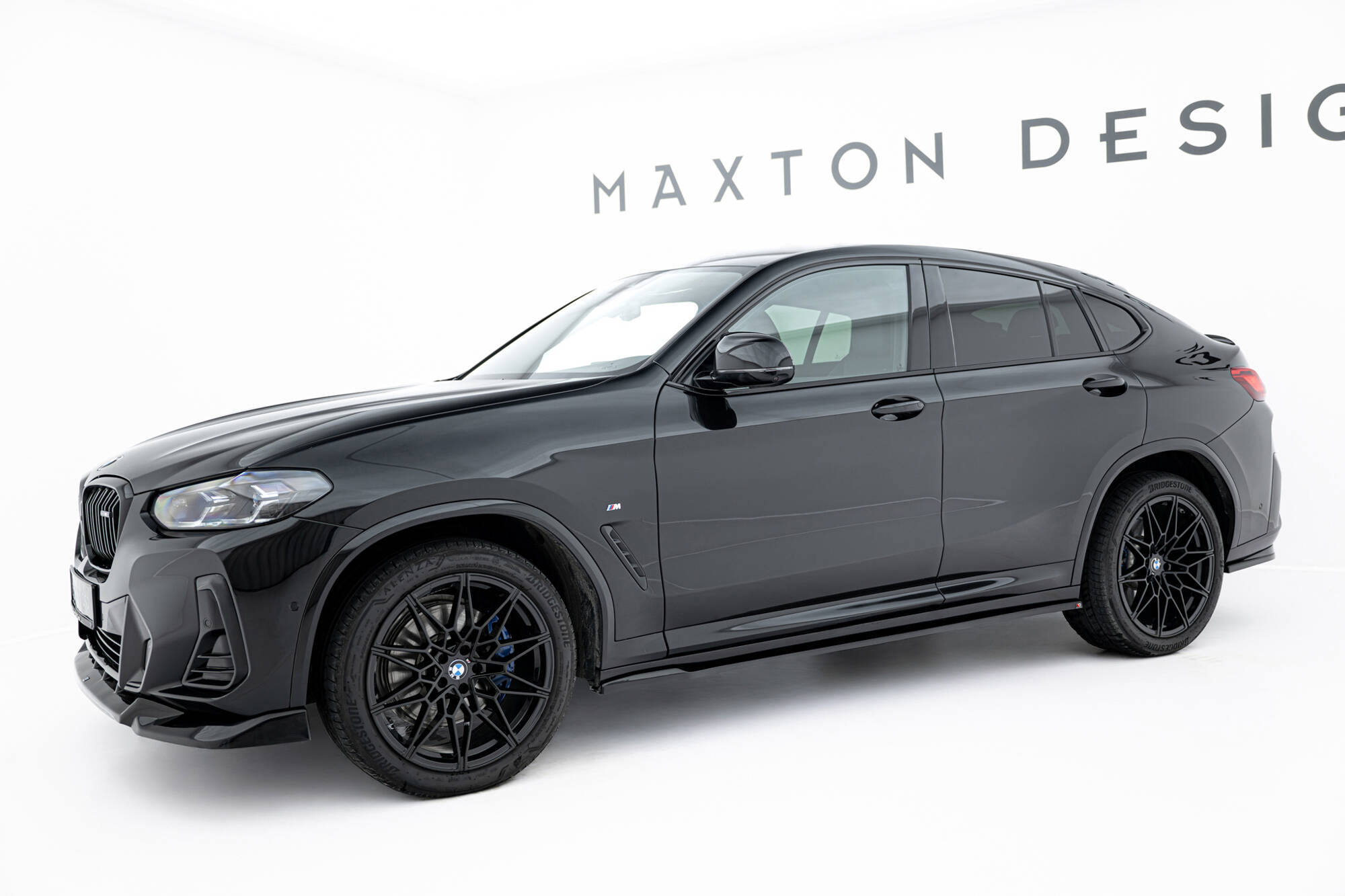 Bodykit passend voor BMW X4 M-Pack G02 Facelift Maxton Glanzend zwart