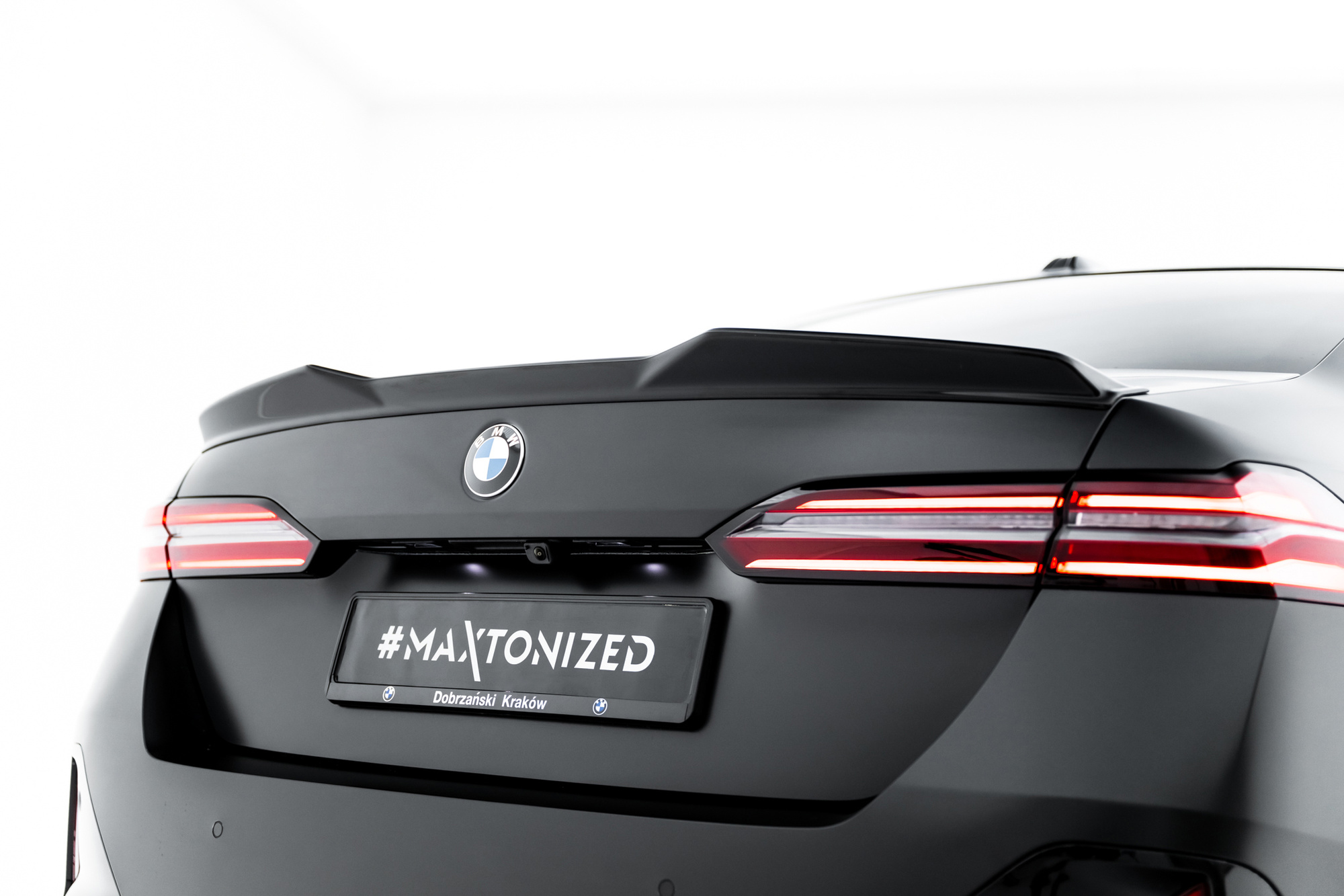 Bodykit passend voor BMW 5-serie G60 M-Pack Maxton Glanzend zwart V.1