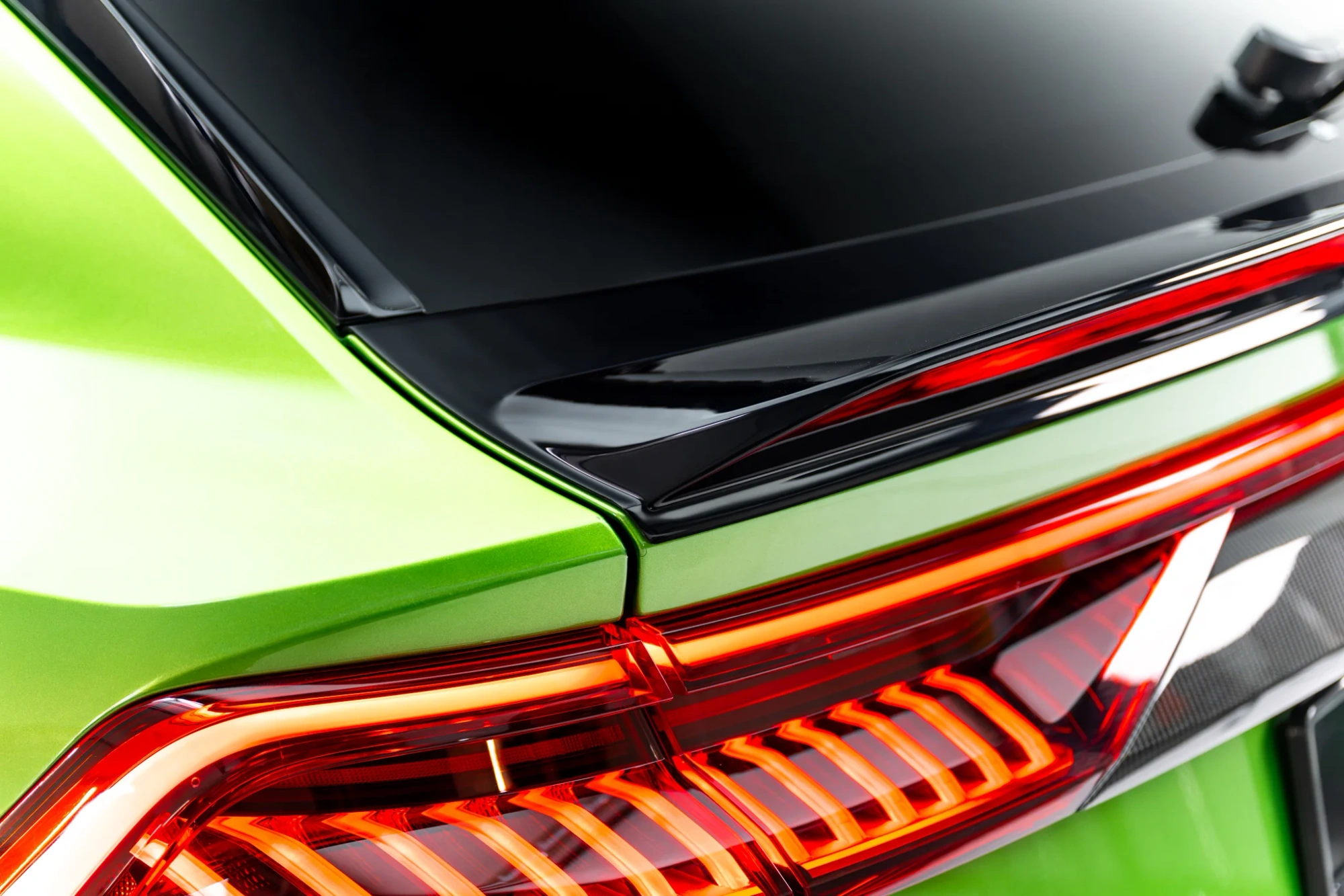 Onderste 3D Spoiler passend voor Audi Q8 / Q8 S-Line / SQ8 / RSQ8 Glans Zwart – Maxton Design