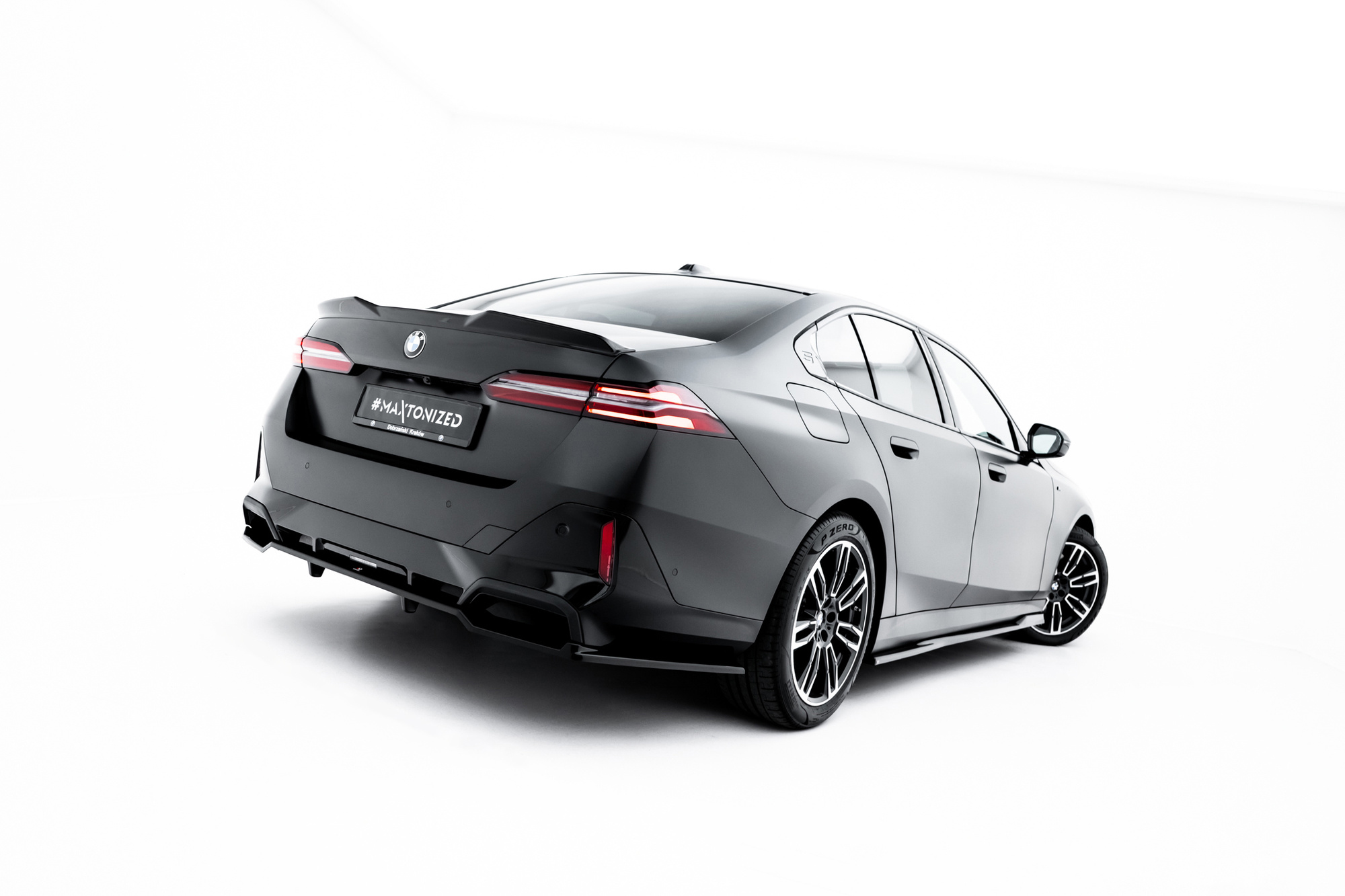 Bodykit passend voor BMW 5-serie G60 M-Pack Maxton Glanzend zwart V.1