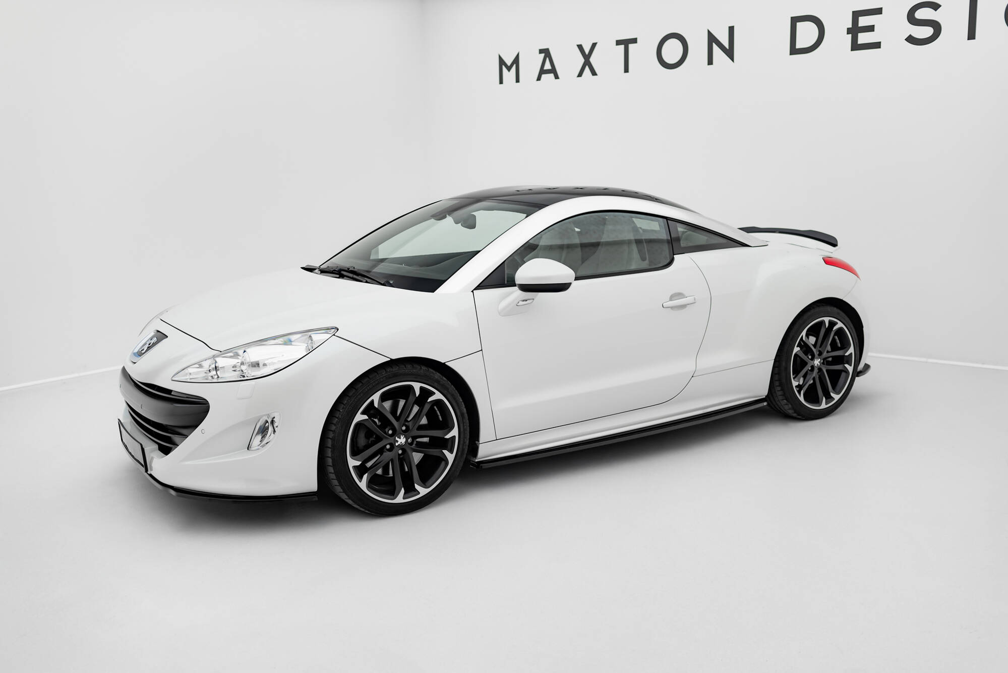Bodykit Peugeot RCZ MK1 maxton Glanzend zwart