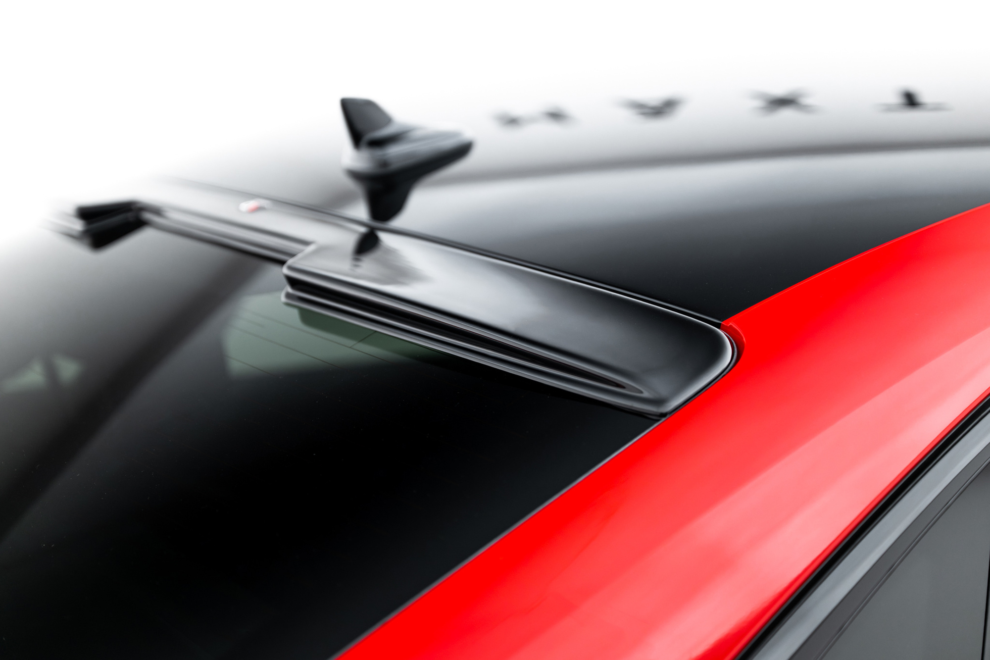 De verlenging van de achterruit Audi RS3 Sedan 8Y Facelift