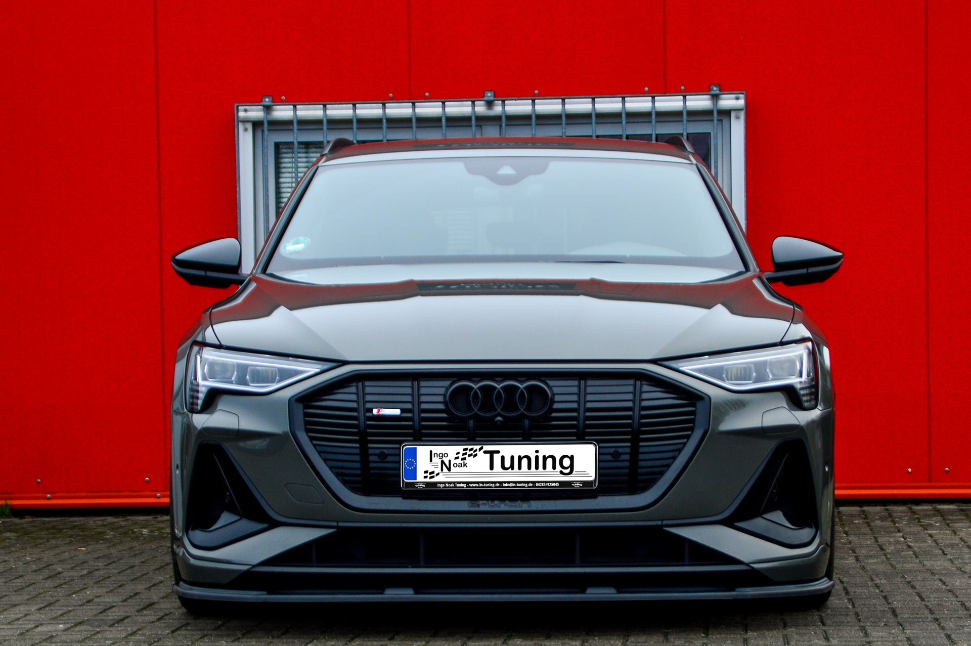 Voorspoiler passend voor Audi E-Tron S-Line IN Tuning Glans Zwart OUTLET