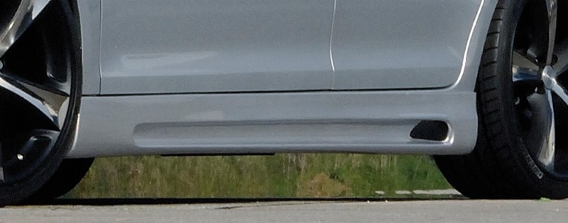 Zijskirts passend voor VW Golf V Rieger met uitsnede