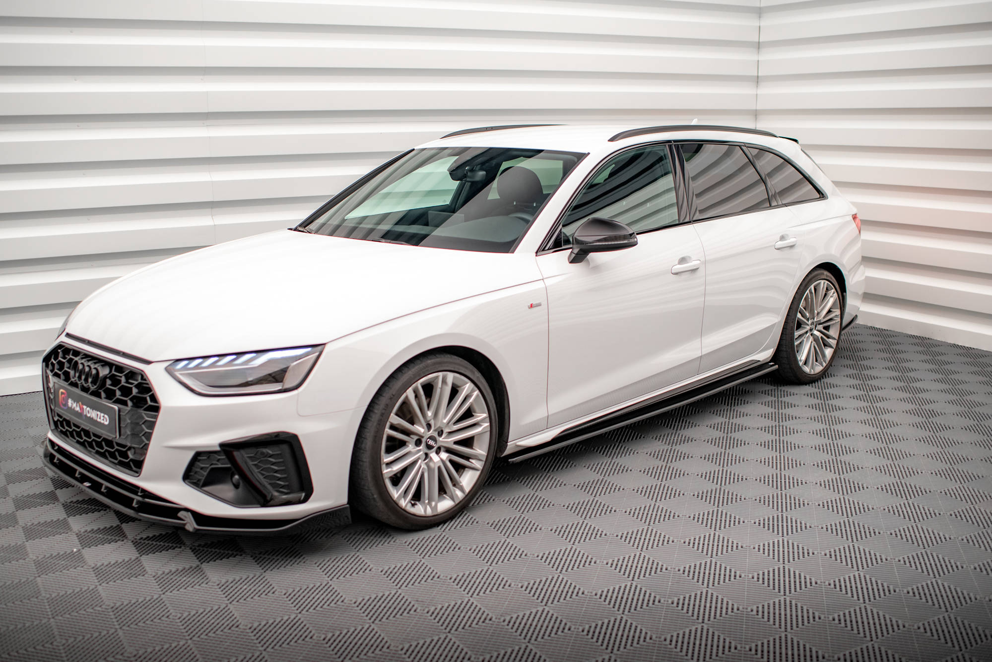 Bodykit passend voor Audi A4 S-Line B9 Facelift Maxton Glanzend zwart